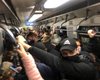 Зато карантин выходного дня. Киевлянин поделился фото толпы в киевском метро