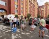 Битва за воду в РФ: в Тюмени россияне дерутся в очередях, так как из кранов текут помои (видео)