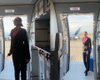 Неожиданный поворот: "слишком милая" стюардесса нашла поклонника среди пассажиров (видео)