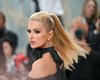 Періс Гілтон дебютувала на червоній доріжці Met Gala-2023 у чорній шкіряній сукні