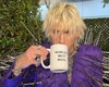 Костюм социофоба: бойфренд Меган Фокс пришел на American Music Awards в странном наряде