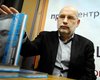 Акунин заявил, что книги про Эраста Фандорина в России больше не продаются