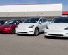 Владельцы Tesla массово отказываются от своих электромобилей из-за Маска и протестов