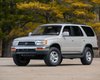 Гість із 90-х: виявлено 30-річний позашляховик Toyota у новому стані (фото)