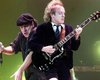 Британский чарт возглавили AC/DC