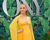 Джессика Честейн вышла на красную дорожку премии Тони в роскошном желтом платье