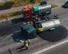 В Киеве перевернулся грузовик с горячим асфальтом