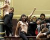 Активистки Femen сорвали заседание парламента Испании