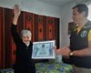 93-летняя пенсионерка из Львовской области с легкостью делает продольный шпагат