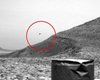 "Літальний апарат інопланетян": марсохід NASA помітив НЛО на Марсі (фото)