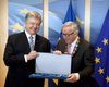 Порошенко наградил президента Еврокомиссии орденом Ярослава Мудрого