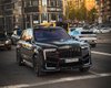 Роскошь и эпатаж: в Киеве заметили новейший кроссовер Rolls-Royce с ярким тюнингом (фото)