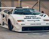 Переосмысленная легенда: в Японии выполнили яркий тюнинг Lamborghini Countach (видео)