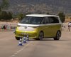 Новейший электрический минивэн Volkswagen разочаровал своей управляемостью (видео)