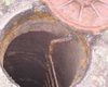В открытые канализационные люки провалилось уже четыре киевлянина