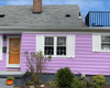 "Боже мій": подружжя обрало незвичний колір для фарбування будинку і здивувало сусідів (фото)