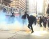 В Гонконге полицейские применили против митингующих слезоточивый газ и водометы