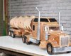 Умелец создал масштабную копию грузовика Kenworth из дерева (видео)