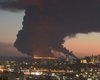 В 30 км от резиденции Путина: в Сочи пылает танкер AFRAMAX RIO в порту — что известно (видео)