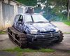 З гусеницями і вежею: хетчбек Renault Clio перетворили в танк (відео)