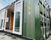Крихітний будинок, облаштований у контейнері, виставили на продаж "за безцінь" (фото)