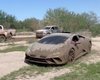 Не боится грязи: лимитированный суперкар Lamborghini проверили на бездорожье (видео)
