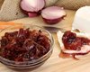Идеально к сыру и мясу: как приготовить мармелад из красного лука