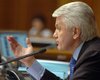 Количество госслужащих постоянно растет, - Литвин