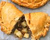 Идеальный перекус: как приготовить английские "пастушьи" пирожки с мясом