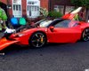 Водитель редкого суперкара Ferrari протаранил пять авто и сбежал с места ДТП (видео)