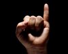 TikTok запевняє, що рухи мізинцем запобігають хворобі Альцгеймера: що каже наука