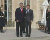 Порошенко прибыл в Париж на встречу с Макроном