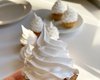 Корзиночки с белковым кремом: рецепт десерта со вкусом из детства (видео)