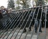На пикетчиков, сломавших забор под Верховной Радой, завели дело