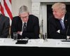 Трамп назвал главу Apple "Тимом Эпплом"