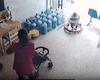 Потеряли из виду: в Китае годовалый малыш "убежал" из дома на ходунках (видео)