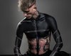 Machine Gun Kelly показал, как закрашивал все свои татуировки (видео)