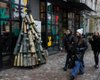 В Киеве на улице разместили елку из гильз артиллерийских снарядов (фото)