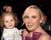 Ребел Вілсон вивела на публіку однорічну доньку (фото)