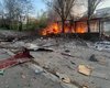 ВС РФ атаковали Запорожье: разрушены остановка, автостоянка, здания, есть погибшие (фото, видео)