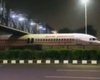 Самолет Air India застрял под мостом в Дели (видео)