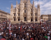 Готический собор, скандирование толпы и Орбан: в Милане попрощались с Берлускони