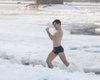 Как украинцы на Крещение в проруби купались