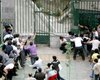 В Иране сторонники Ахмадинеджада избили оппозиционеров палками