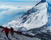 Из двенадцати умерли девять. В РФ вторые сутки не могут спасти альпинистов, застрявших на вулкане