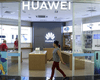 Huawei закрила 4 офіційні магазини в РФ: влада погрожує компанії позовами
