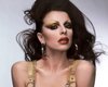 Джулия Фокс в макияже доминатрикс появилась на страницах Vogue