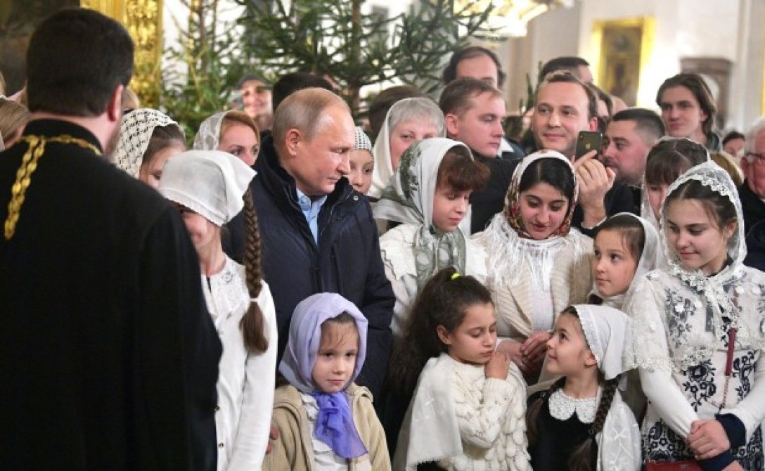 Путин в церкви