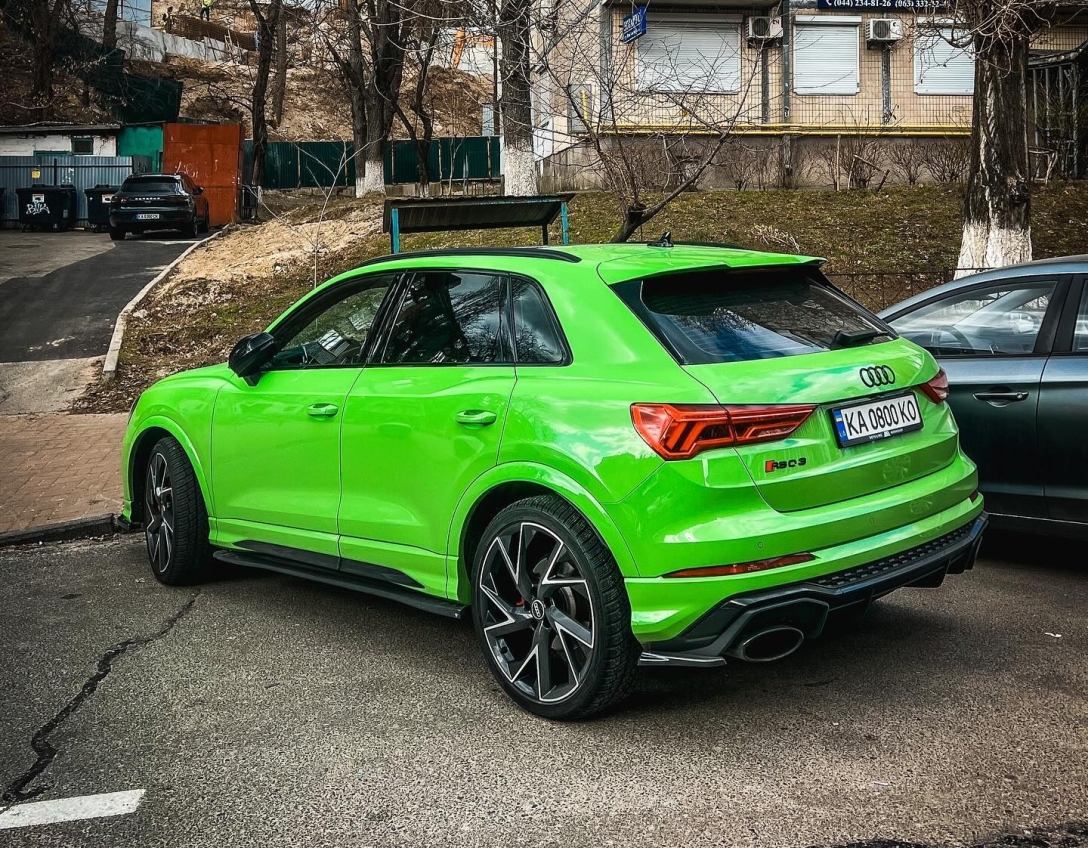 Кроссовер Audi RS Q3 на 400 сил сфотографировали в Киеве