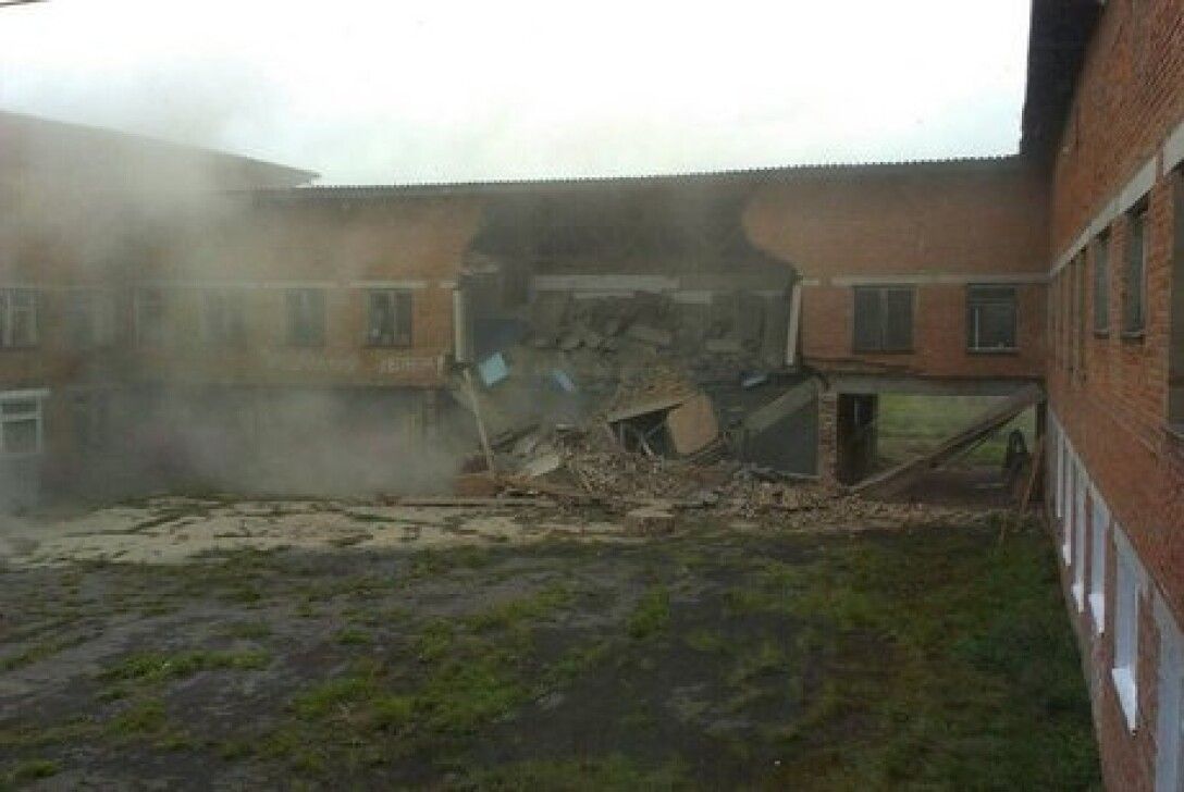 Погода в уяне. Уян иркутская область. Погода в уяне. Аварийная школа. Село уян.